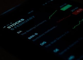 Can I make money trading stocks online?
